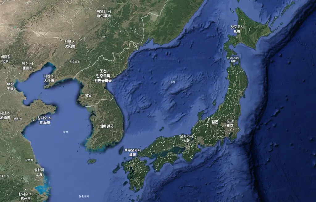 한국과 일본의 위성 지도